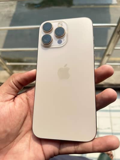 Apple iPhone 16 Pro Max