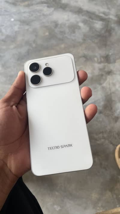 Tecno Spark 40