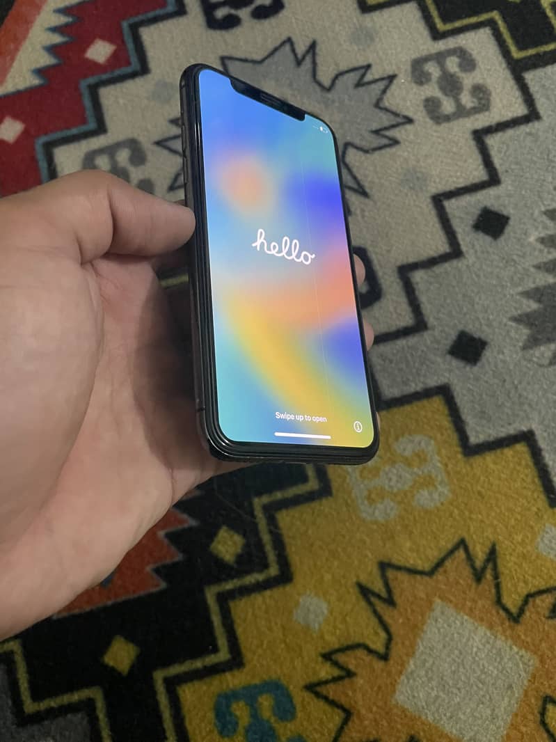 Apple iPhone X 3