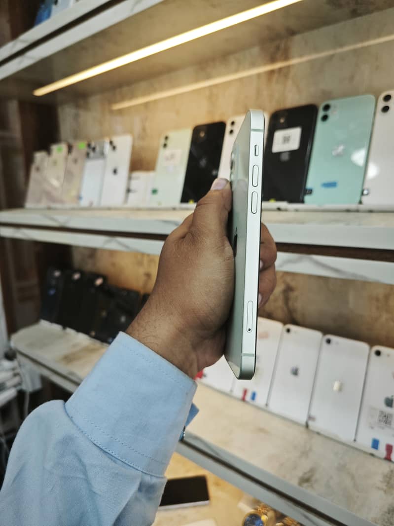 Apple iPhone 12 2