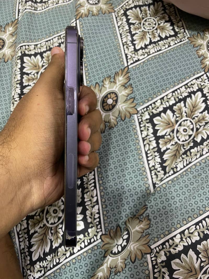 Apple iPhone 14 Pro Max 1