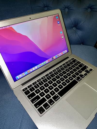 Apple MacBook Air 13" Core i5 | 4GB RAM | Early 2015