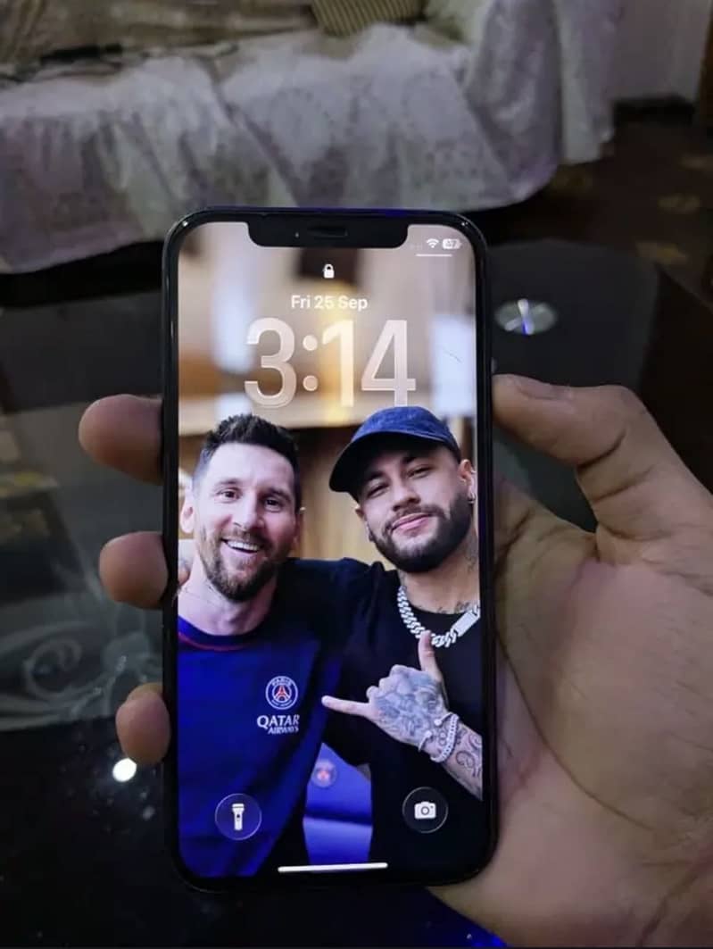 Apple iPhone 12 4