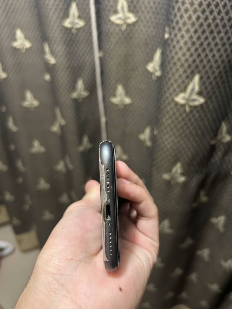 Apple iPhone 11 6