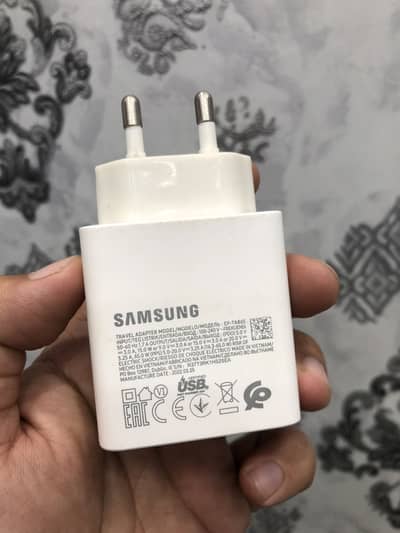 Samsung 65W Adapter Superfast Charging