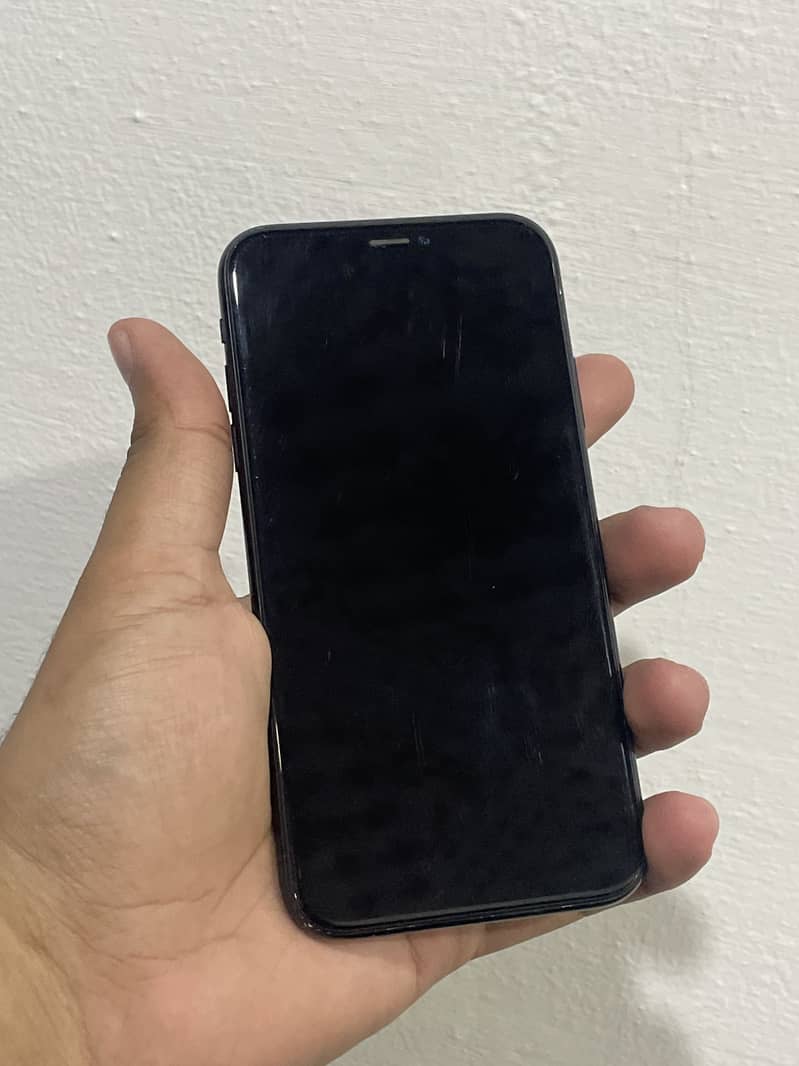 Apple iPhone XR 0