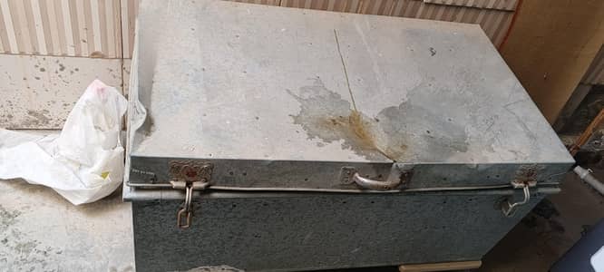 sandooq for sale in good condition