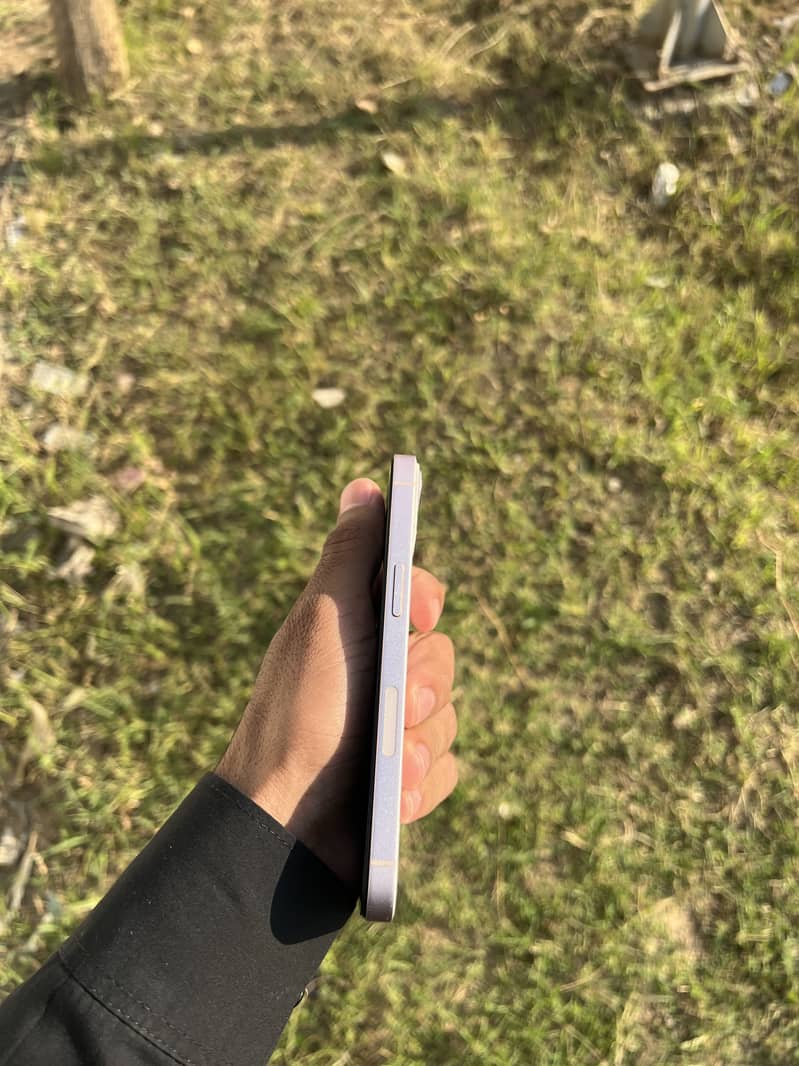 Apple iPhone 13 1