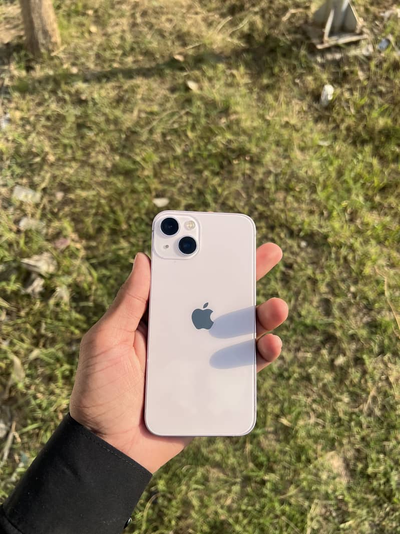 Apple iPhone 13 5