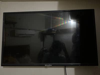 9/10 condition used lED tv