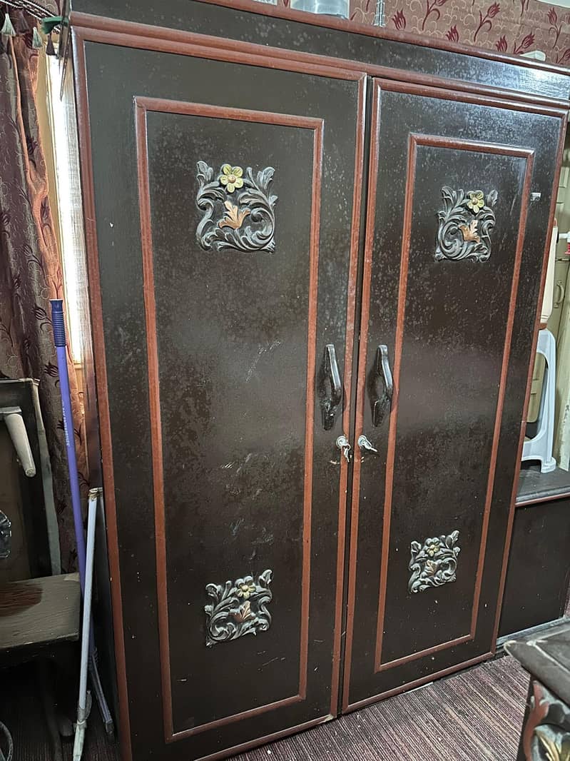 Wardrobe 0