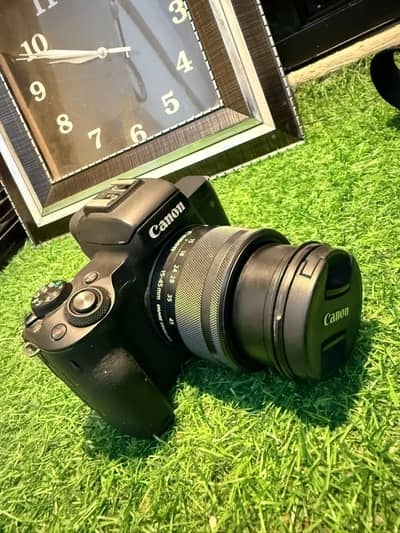 Canon EOS M50 24.1MP Mirrorless Camera | RØDE Mic | Complete Vlogging