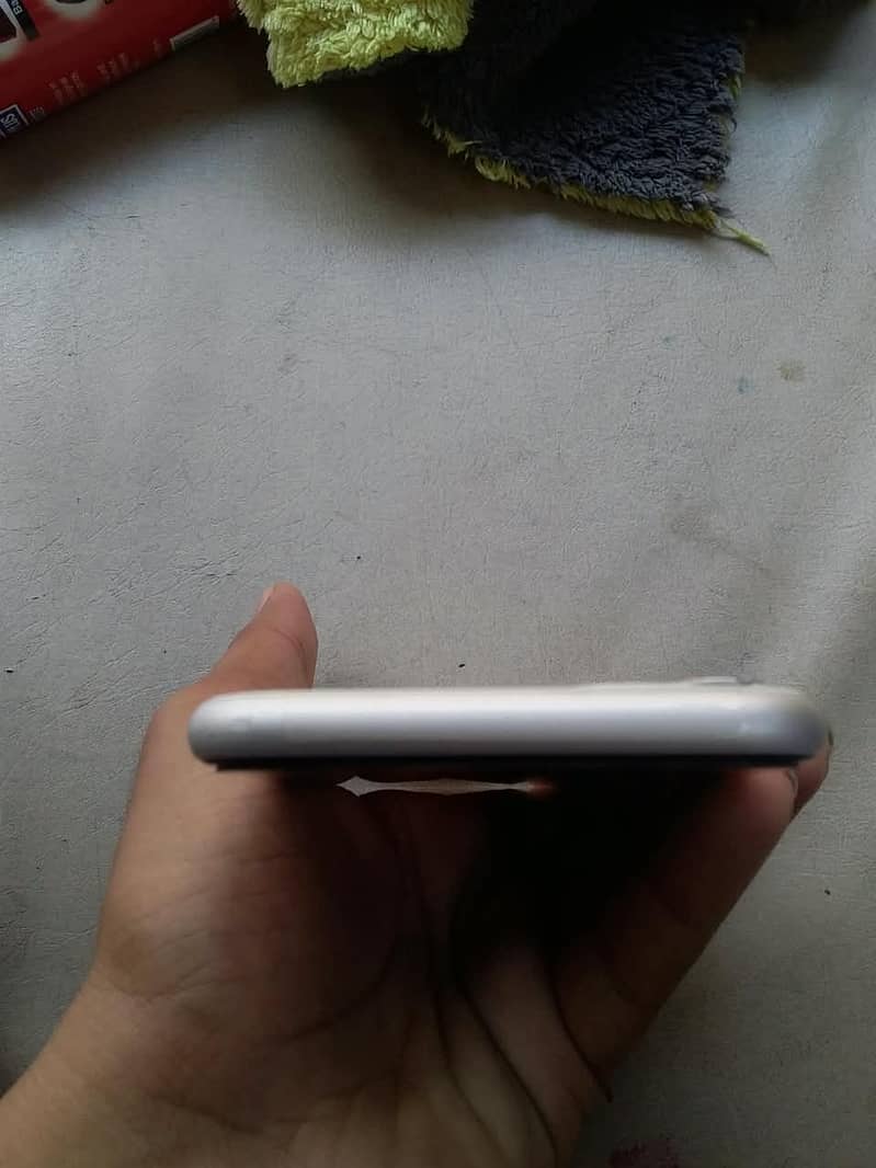 Apple iPhone 11 8