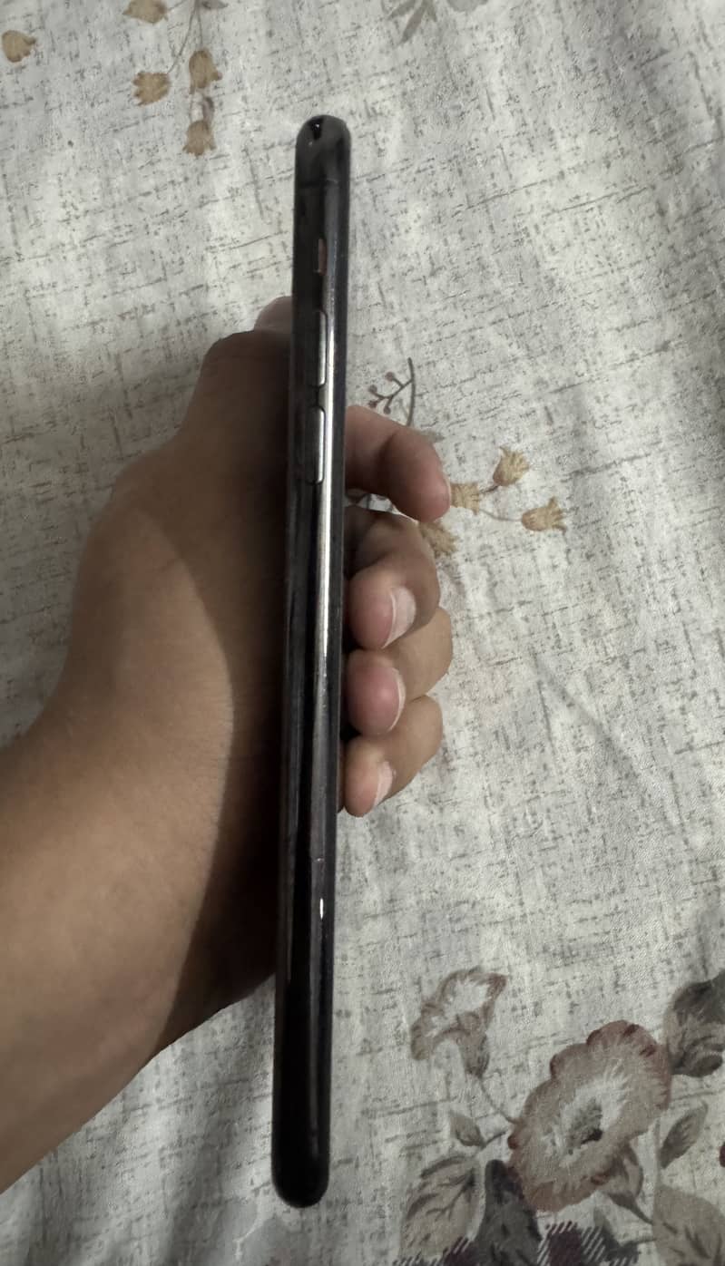 Apple iPhone 11 Pro Max 1
