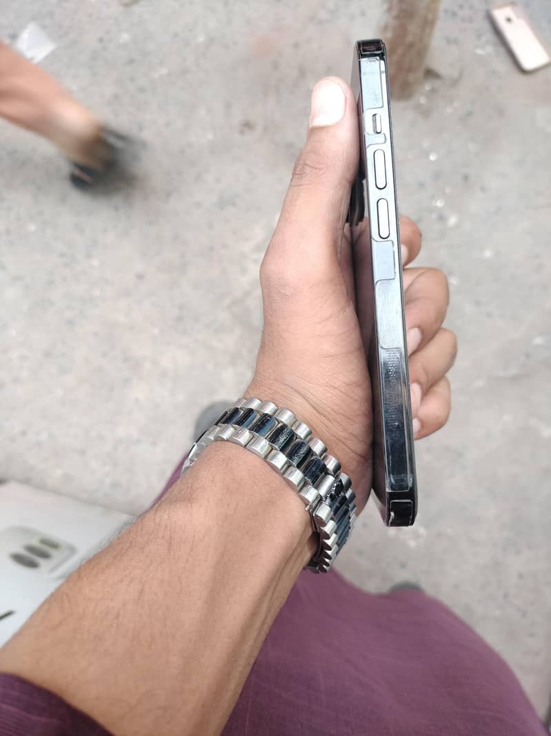 Apple iPhone 14 Pro 1