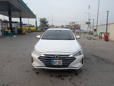 Hyundai Elantra 2022
