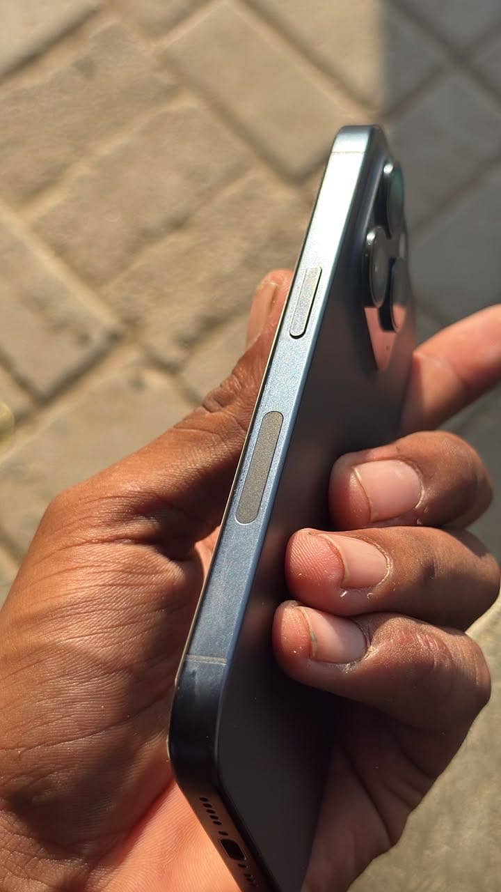 Apple iPhone 15 Pro 1