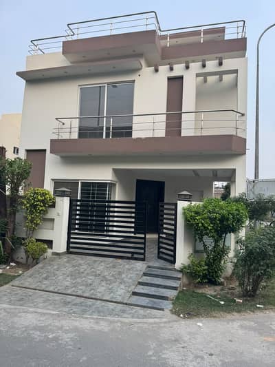 5 Marla Modern Design Luxury Bungalow Near Big Park Direct Approach 120ft