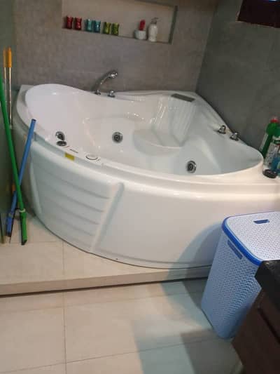 Luxury Jacuzzi Bathtub for Sale | Corner Whirlpool Bathtub | Modern B