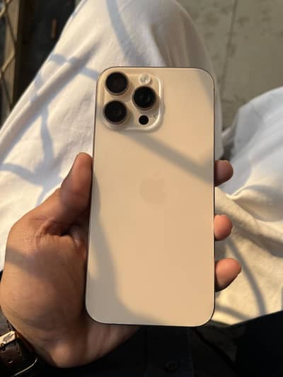 Apple iPhone 16 Pro Max