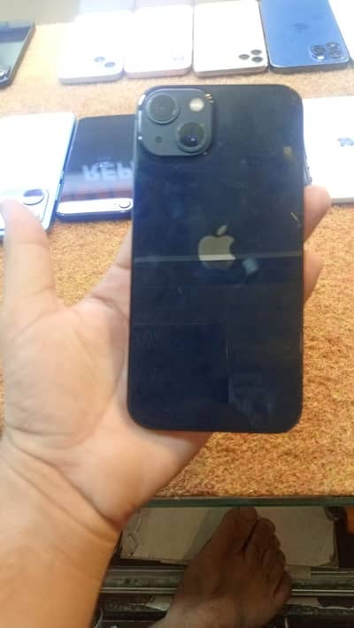 Apple iPhone 13
