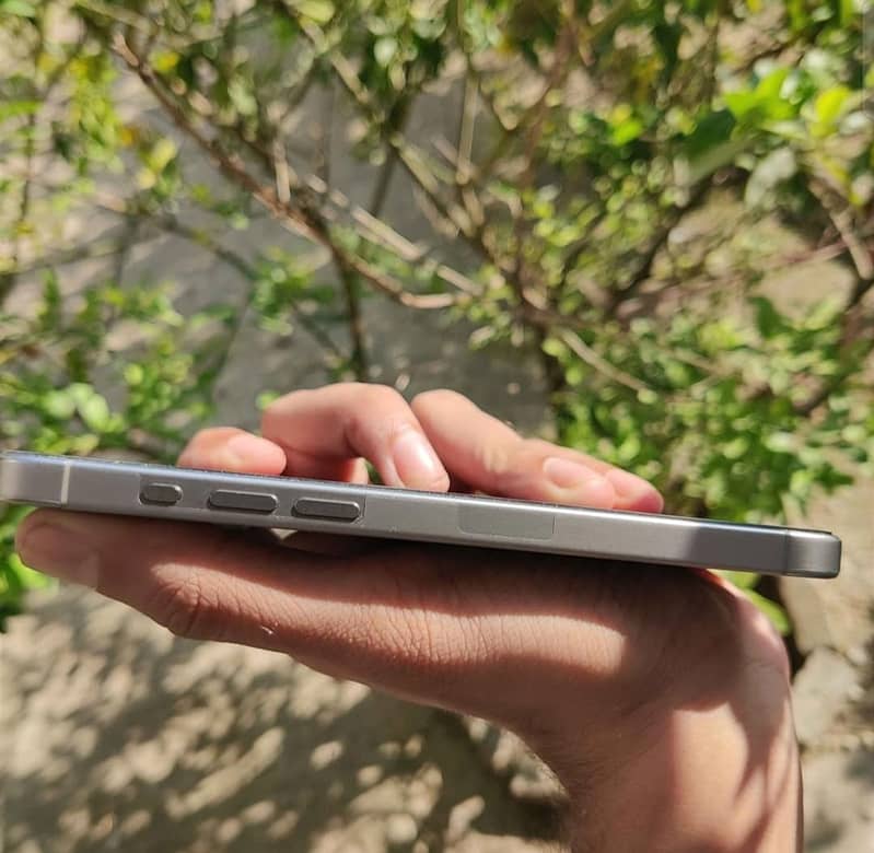 Apple iPhone 15 Pro Max 1