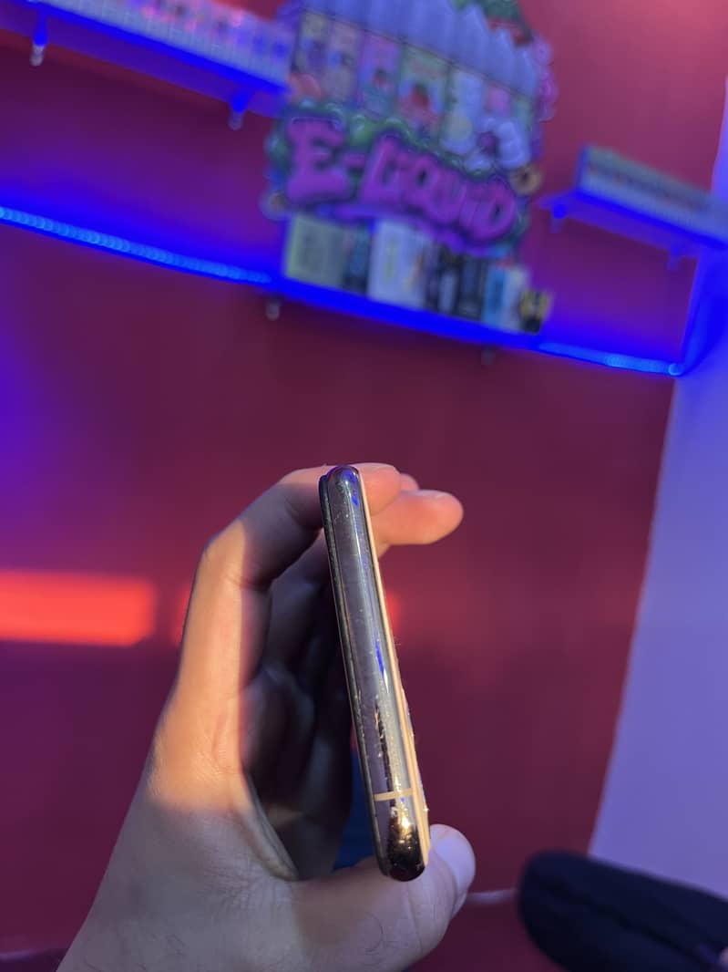 Apple iPhone 11 Pro Max 1