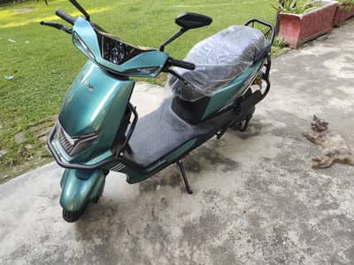 Like-New Revo Scooter – 2026 mode - unregistered