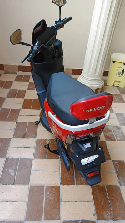 Revoo A12 Graphene Electric Bike