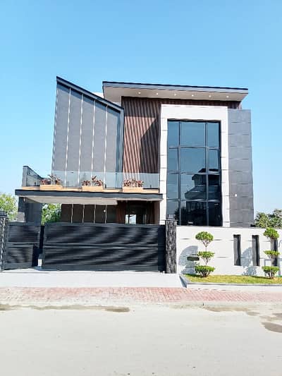 15 Marla designer back open fully height Location