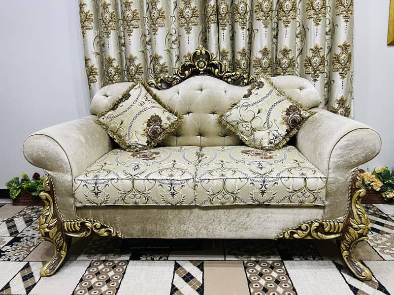 Luxury Sofas with Table 1