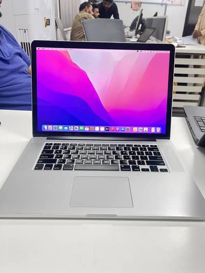 Macbook pro 2015 laptop (mid 2015) 15" display