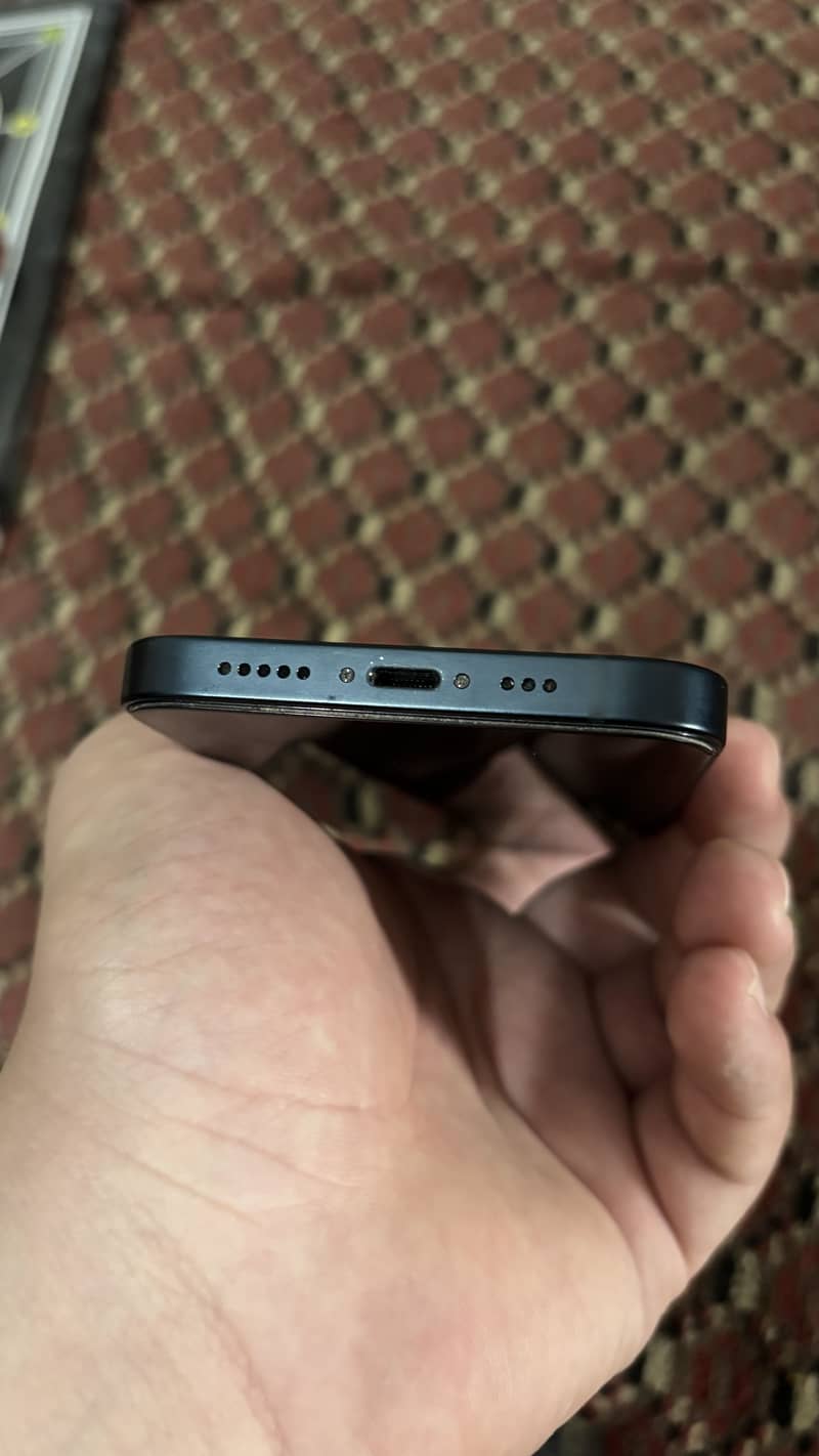 Apple iPhone 13 5