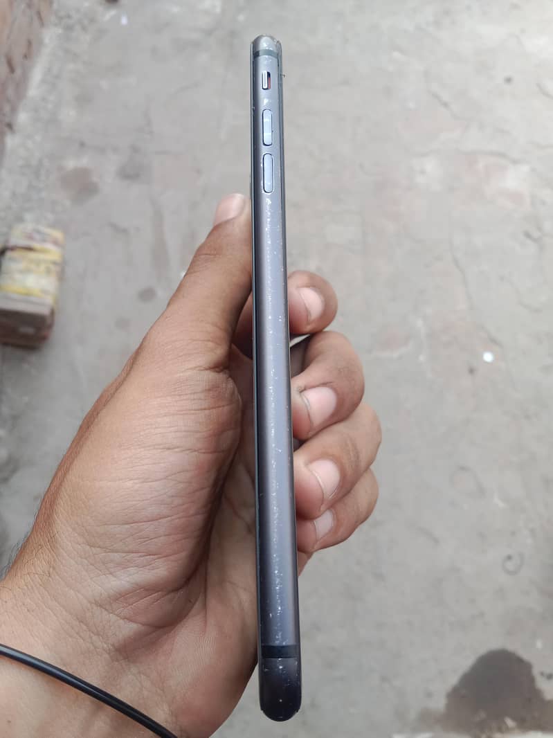 iPhone 8 Plus 1