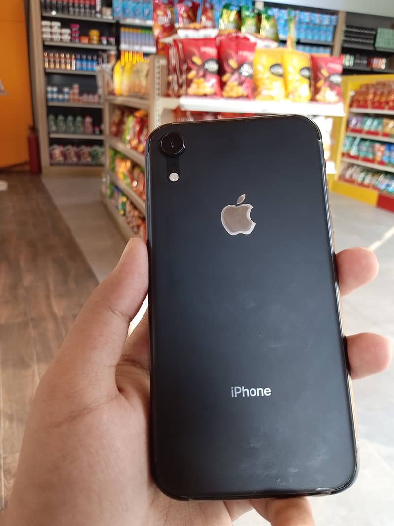 Apple iPhone XR 1