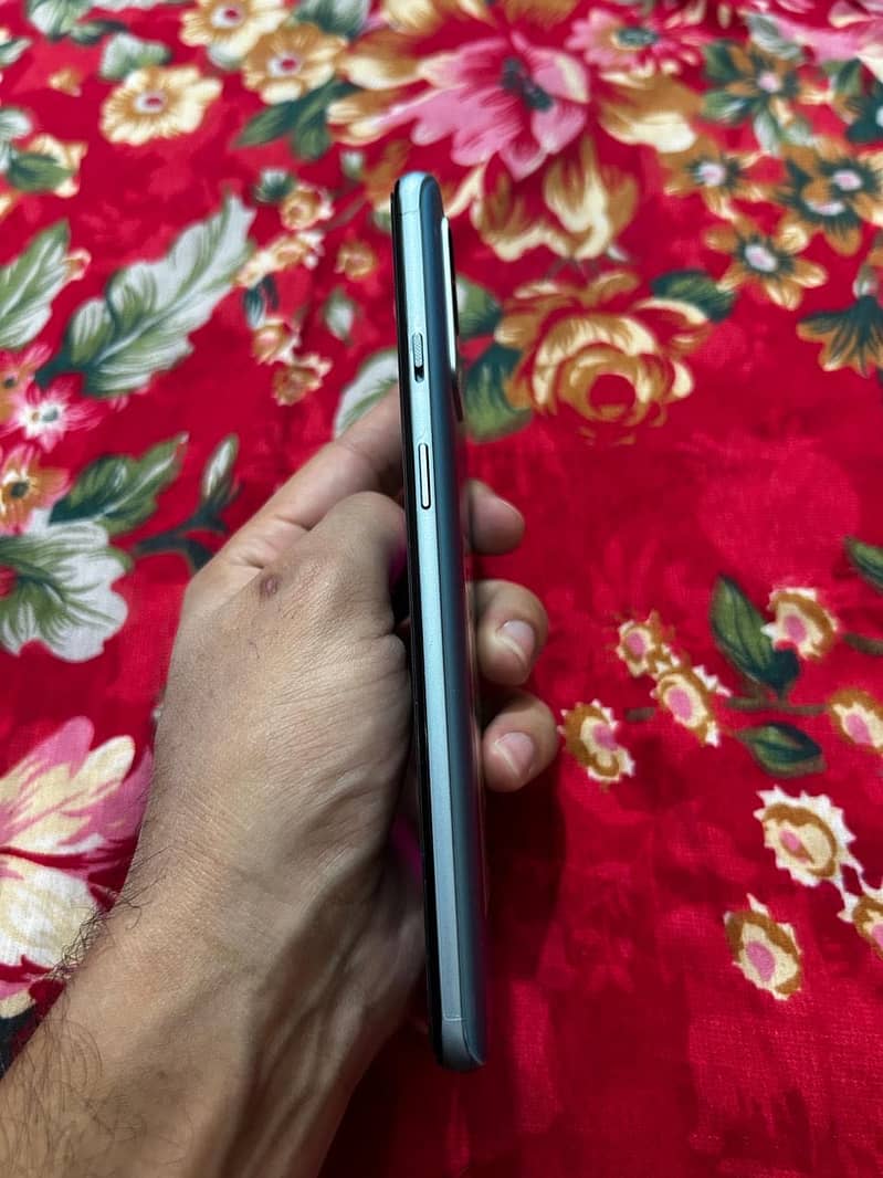 One Plus 9R 1
