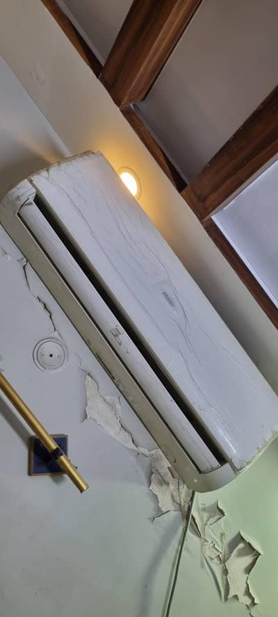 Hair 1.5 Ton Non Inverter Ac