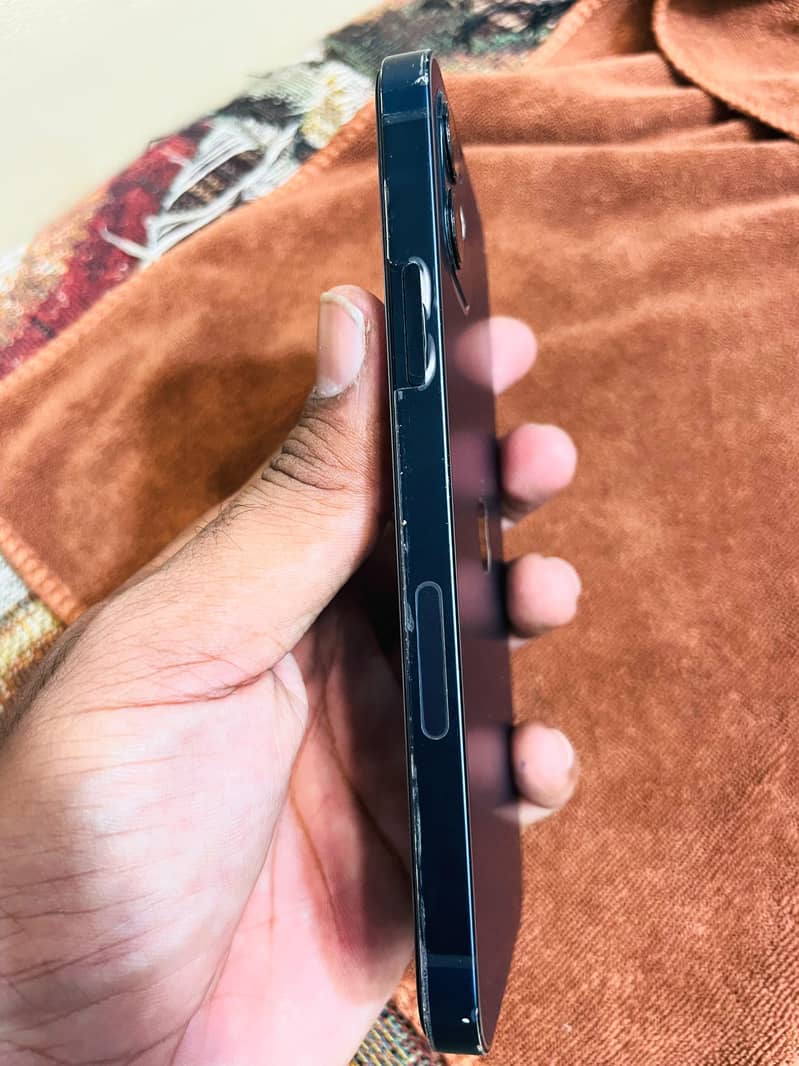 Apple iPhone 12 5