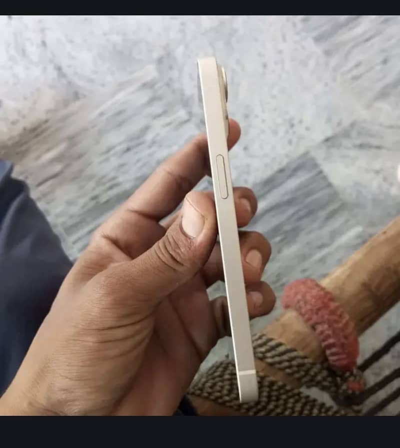 Apple iPhone 14 2