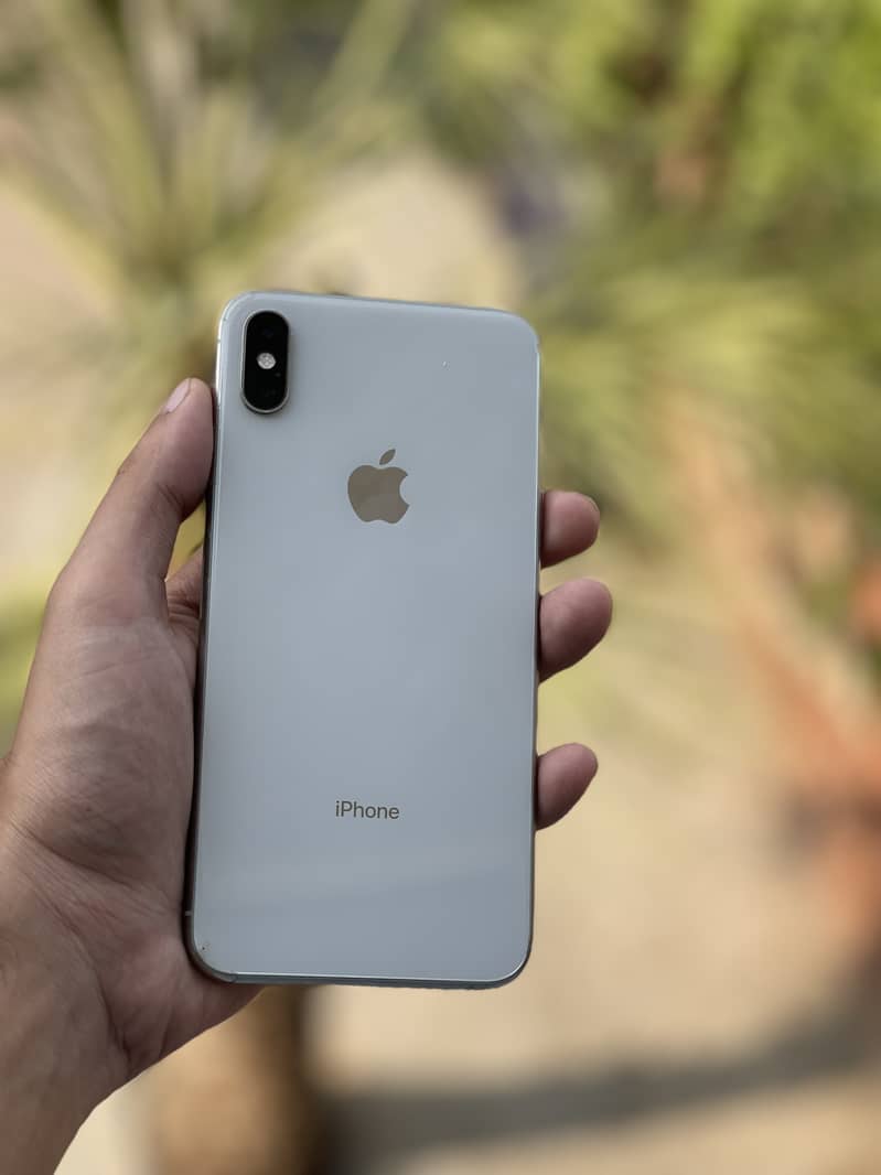 Apple iPhone XS Max 0