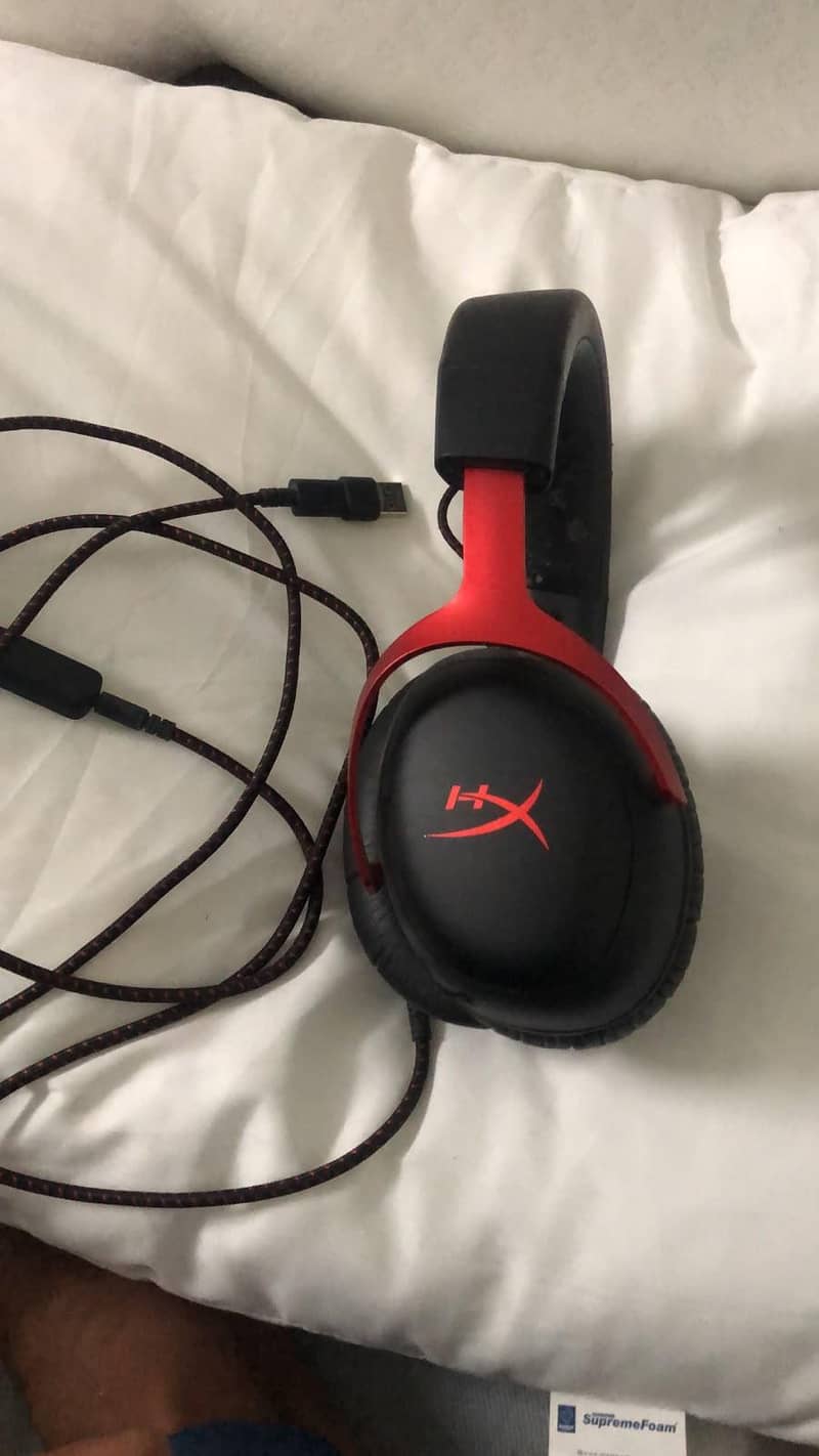 HyperX Cloud III Gaming Headset 4