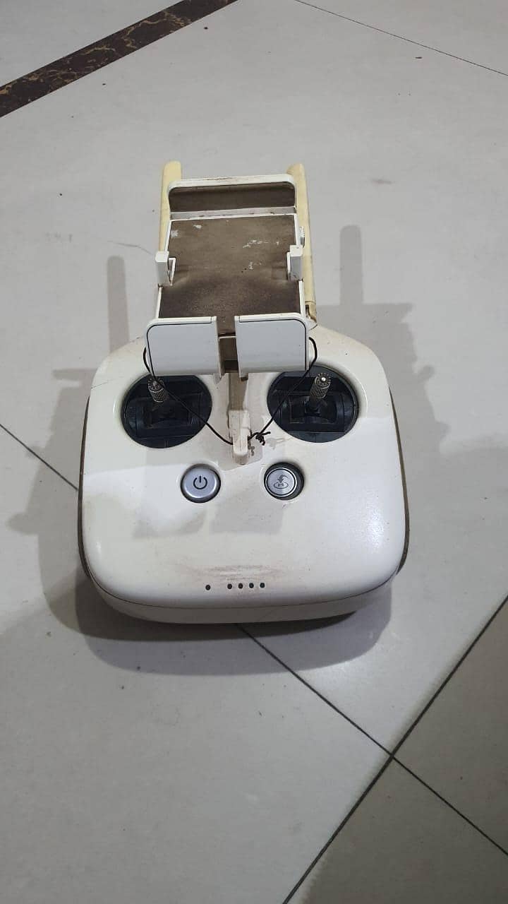 PHANTOM 3  DRONE PROFESSIONAL 4K CAMERA 1