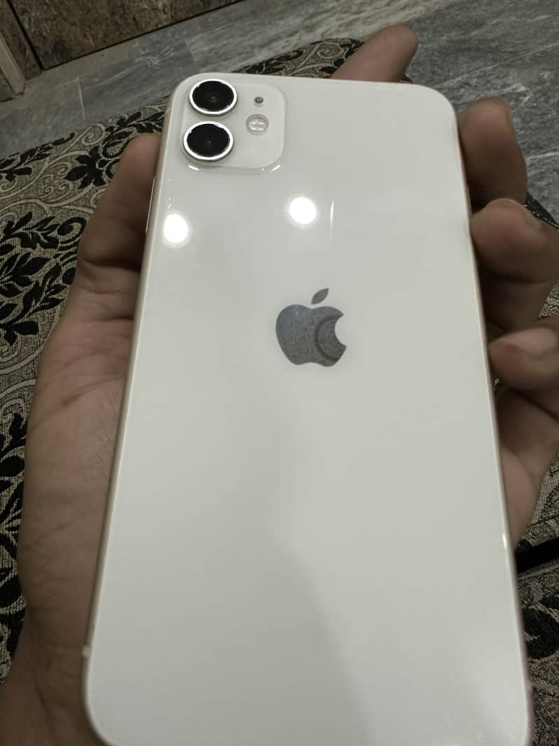 Apple iPhone 11 0