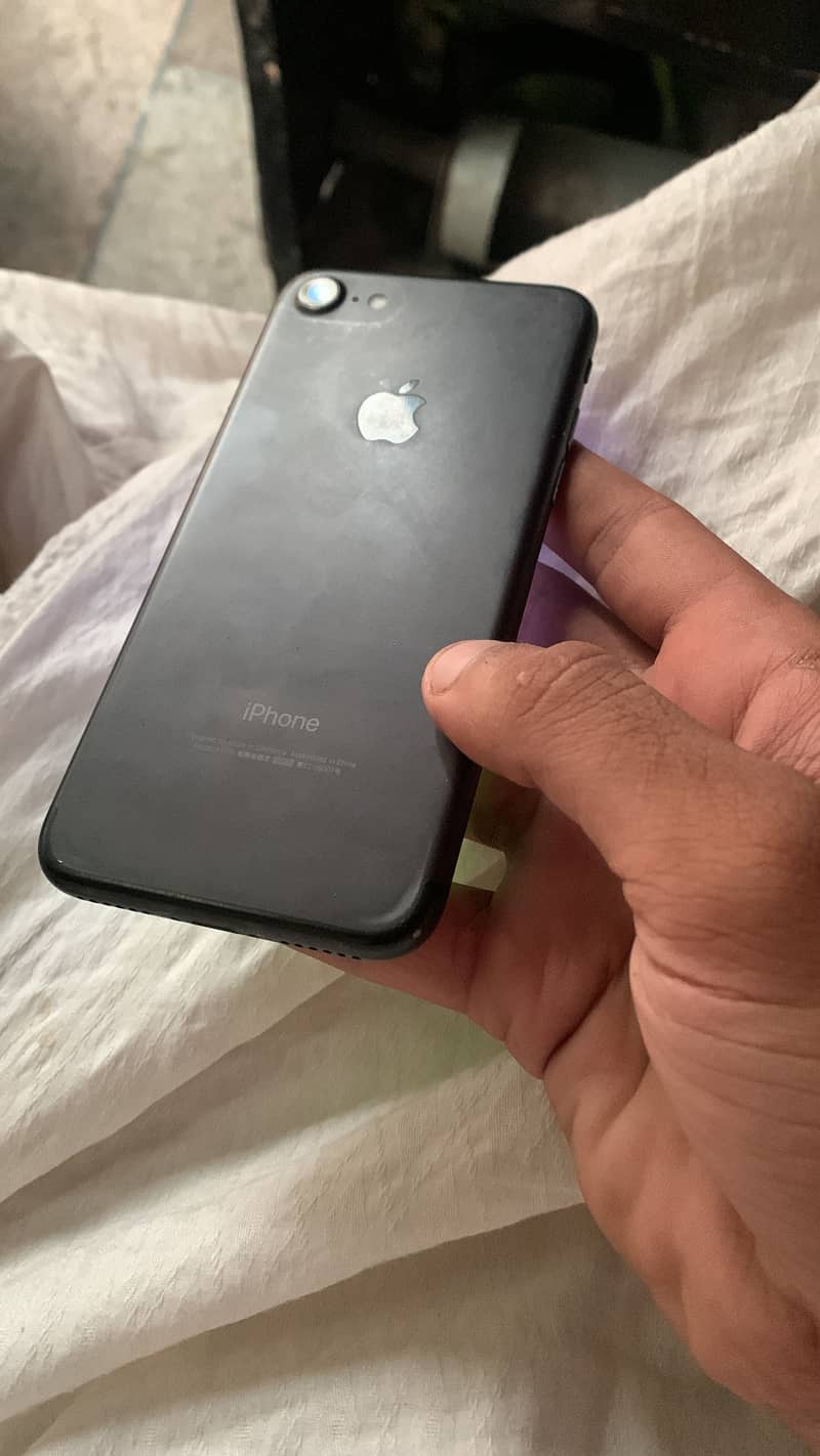 Apple iPhone 7 1