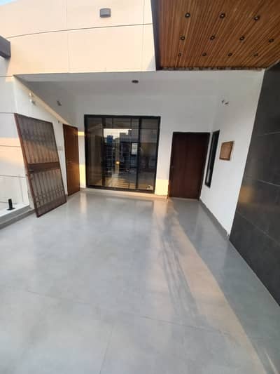 Iqbal Town 3 Bed 2 Bath Uper Portion At Raza Block