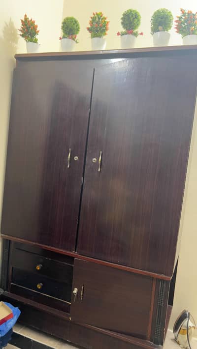 wardrobe 2 dour
