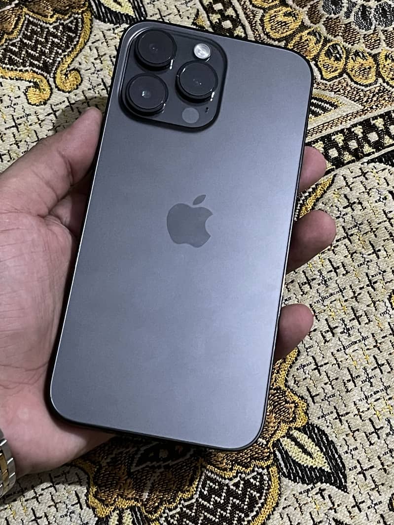 Apple iPhone 14 Pro Max 1
