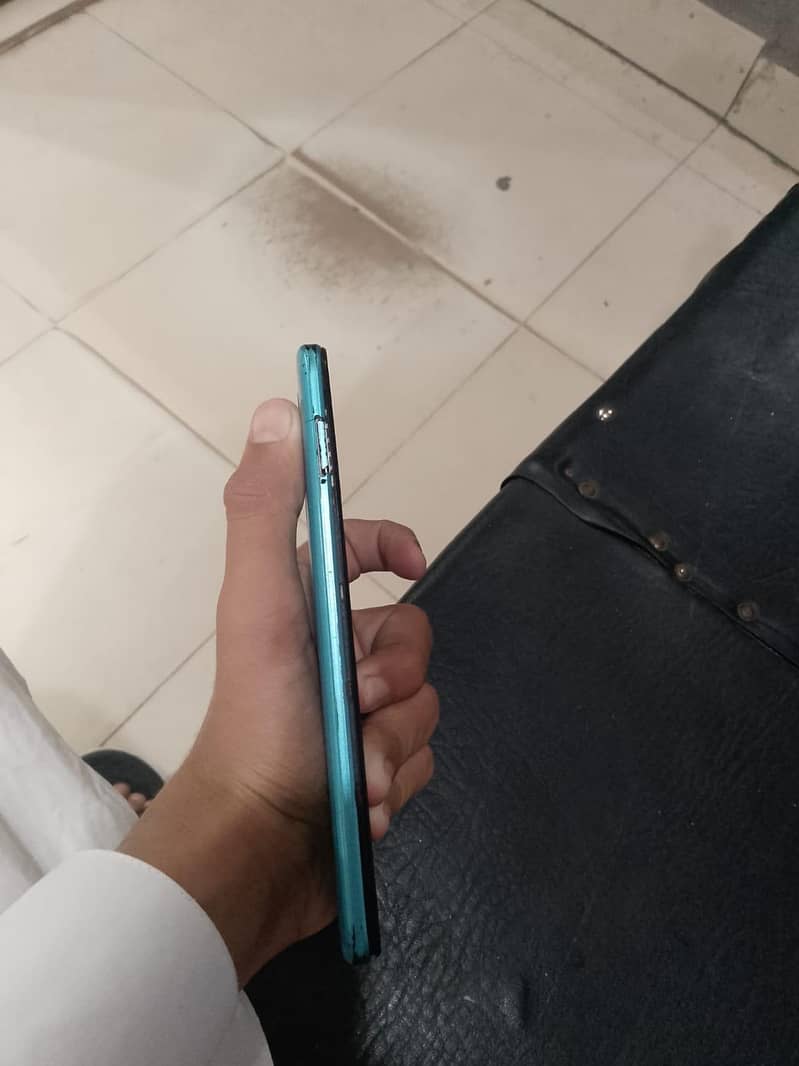 tecno spark 8C 1