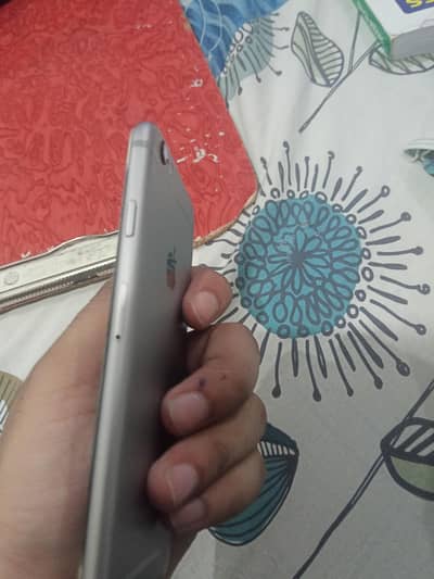 Apple iPhone 6S