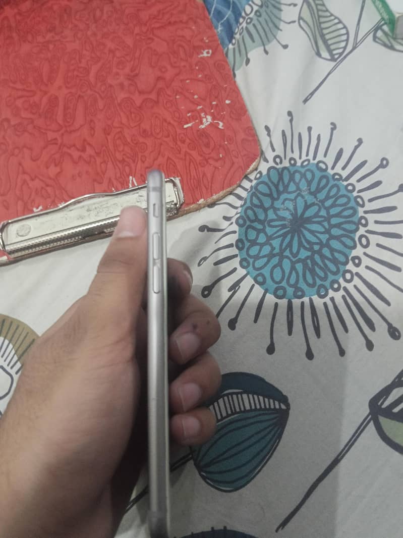 Apple iPhone 6S 1